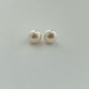 South Sea 🐳 Button Pearl Studs
